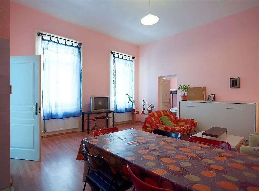 Happy Hostel Budapest 0*,